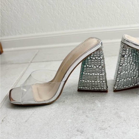 Betsey Johnson Shoes - Picture 4 of 8